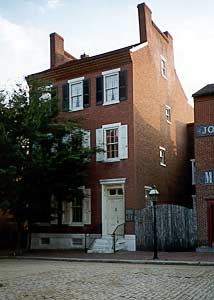 Terry House Bed and Breakfast -
		New Castle, Delaware - B&B in historic New Castle is a Federal Townhouse, circa 1860, gardens,
		museums, New Castle Heritage Trail, shopping, dining, Winterthur, Longwood Gardens, Brandywine
		River Museum, Battery Park, walking path, Delaware River